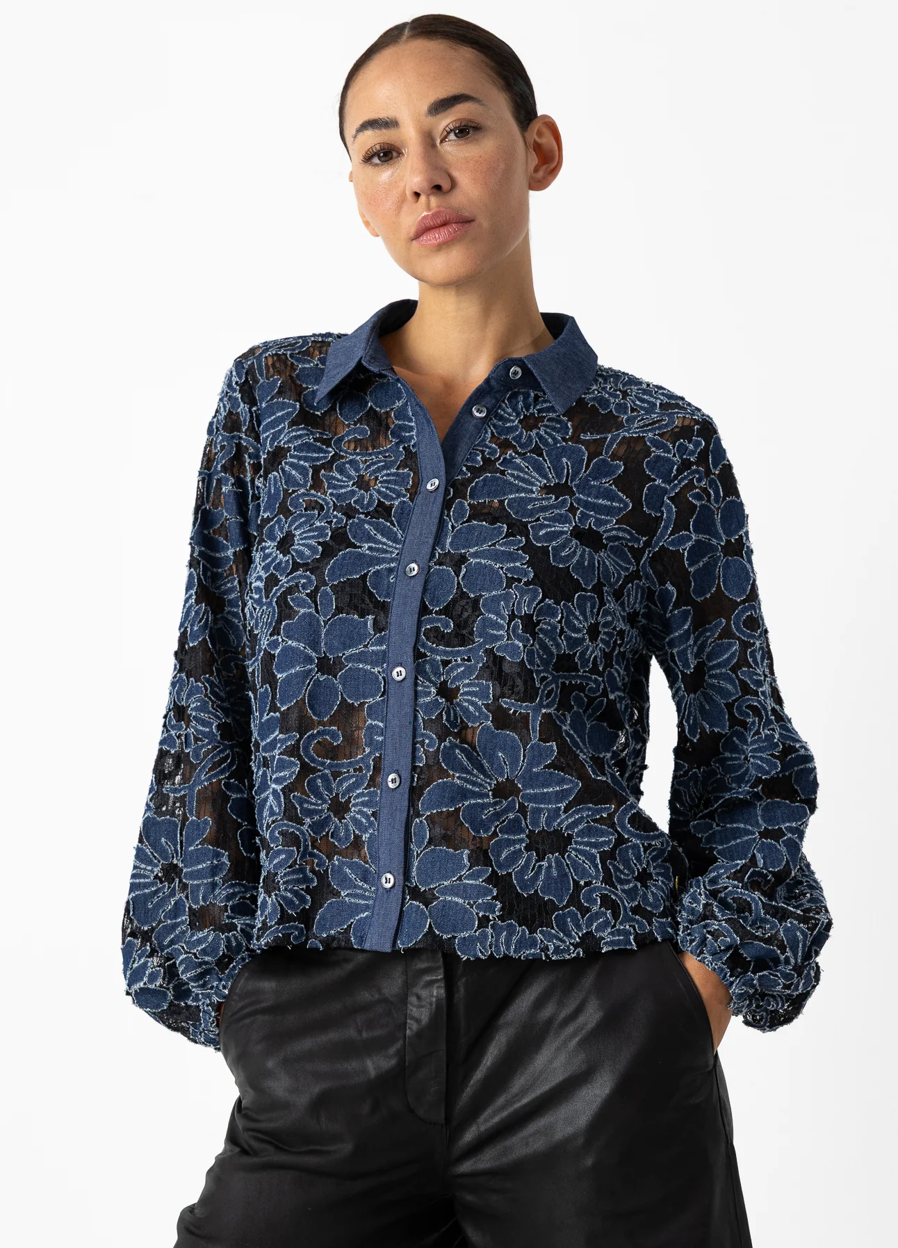BLOEMSTRUCTUUR SHIRT - Blue denim flower