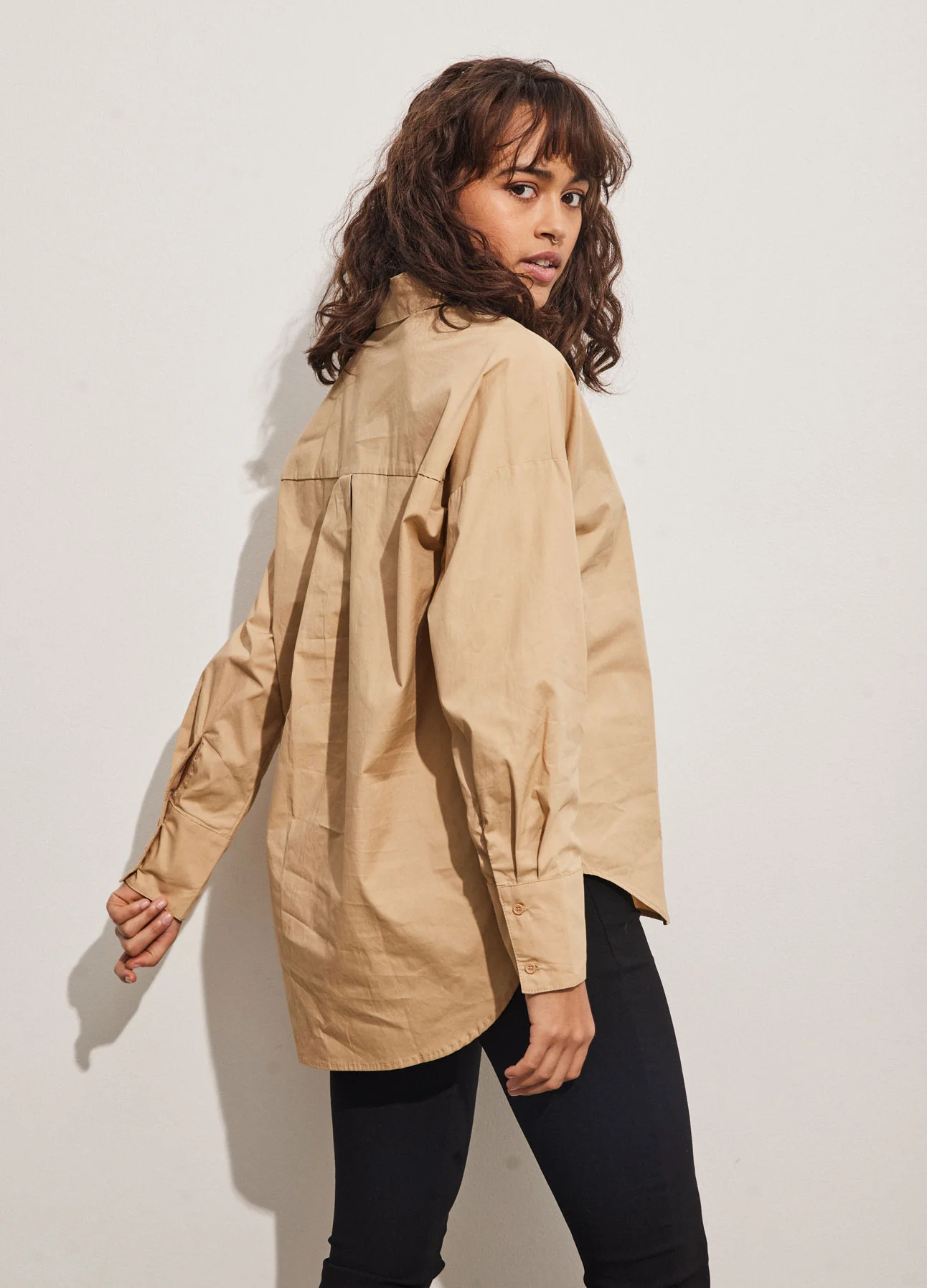 CC HEART HARPER OVERSIZED KATOENEN SHIRT - Sand - Afbeelding 4