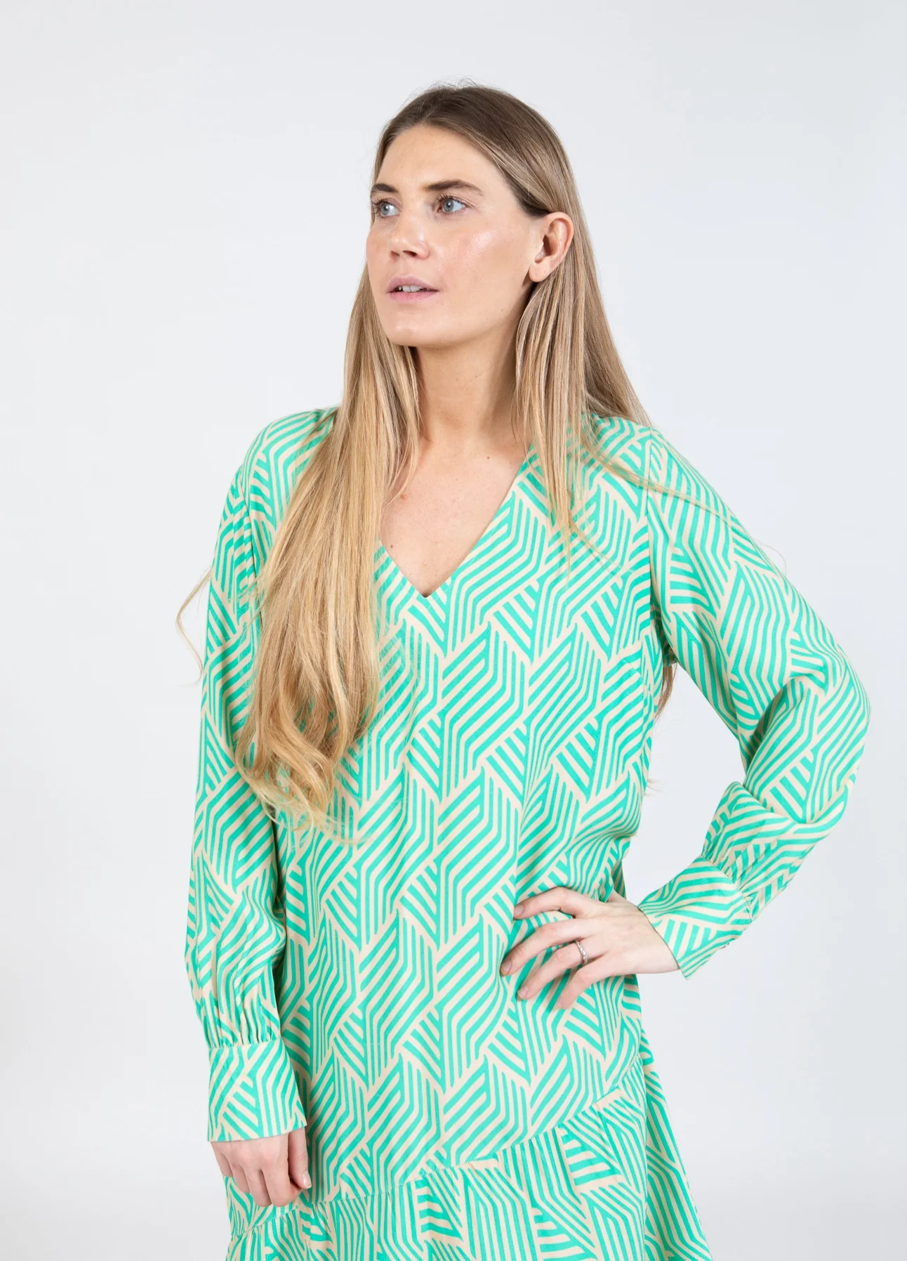 JURK MET GRAFISCHE PRINT - Graphic print - Afbeelding 3