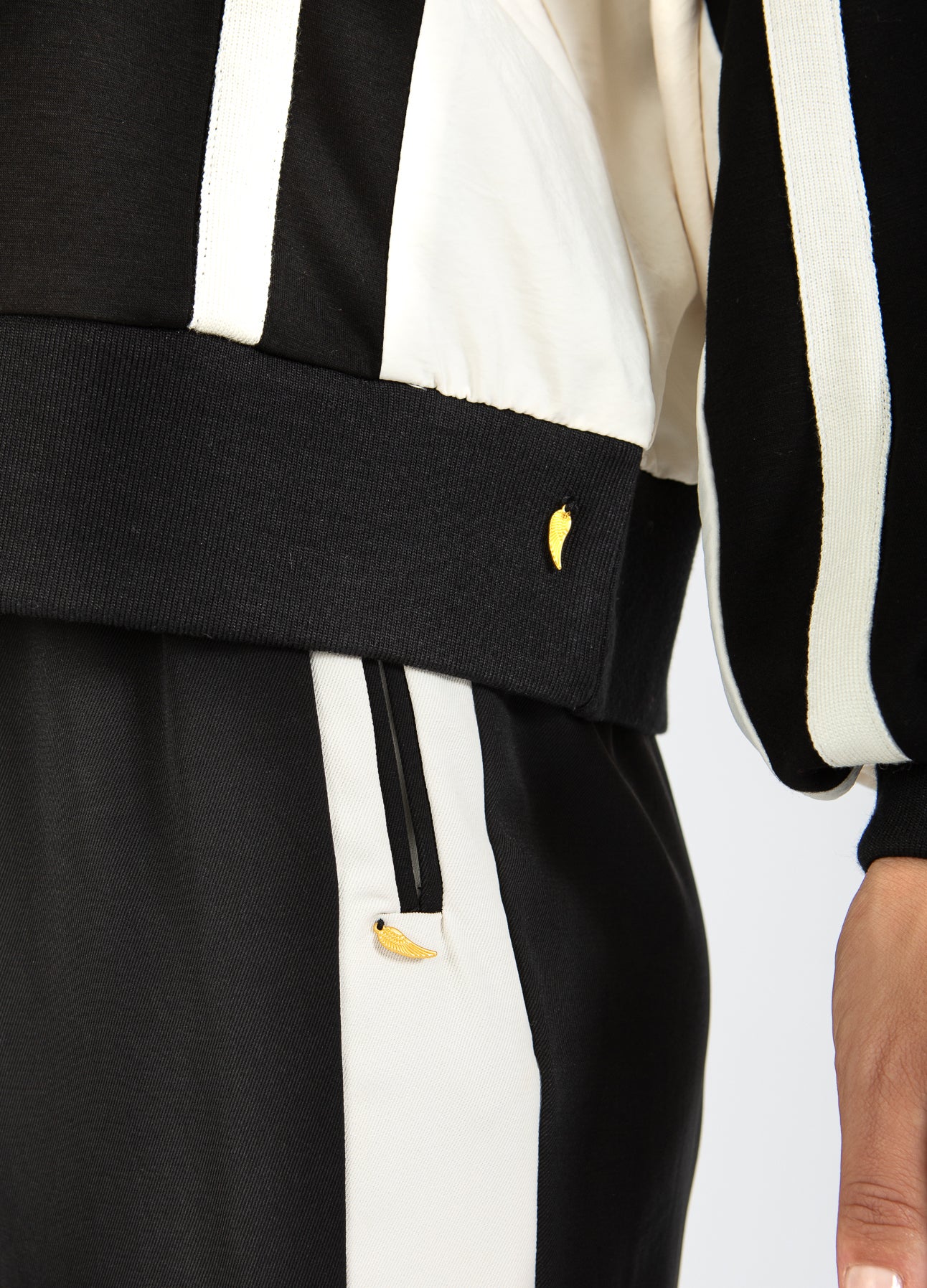 SPORTIEVE BROEK MET ZIJPANEEL - SILLE PASVORM - Creme / black - Afbeelding 4