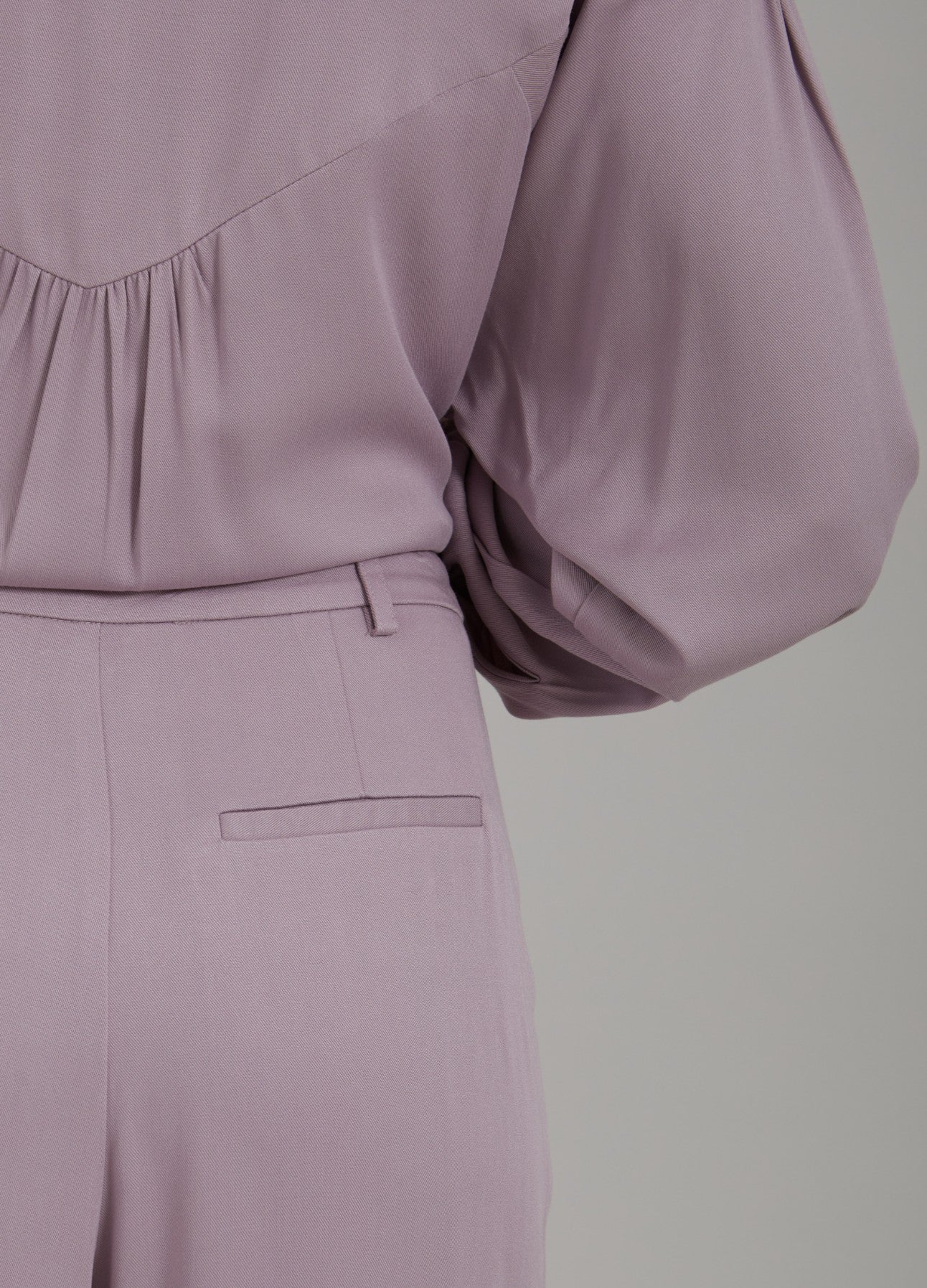 TROUSERS MADE WITH LENZING™ ECOVERO™ VISCOSE - Dusty purple - Afbeelding 4