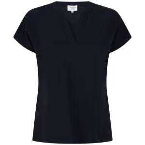 Night Blue travel t-shirt Kimberly