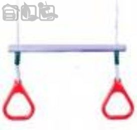 Houten ring trapeze met kunststof ringen rood