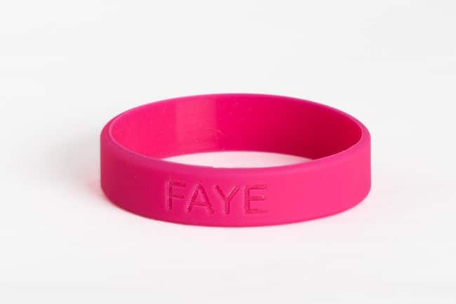 SOS armbandje / polsbandje met naam (Fuchsia) - Afbeelding 2